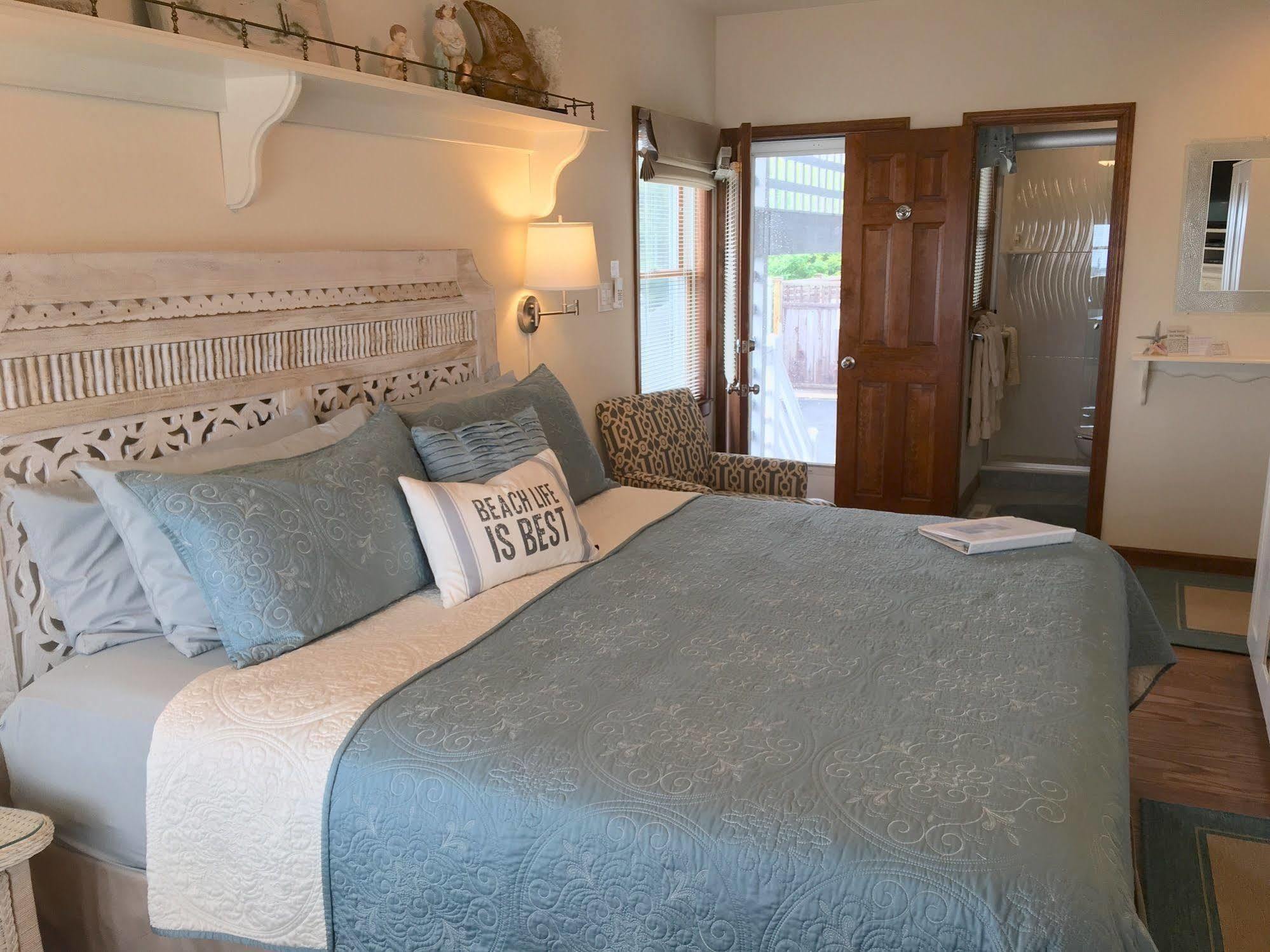 Sand Castle Bed And Breakfast Barnegat Light Exterior photo